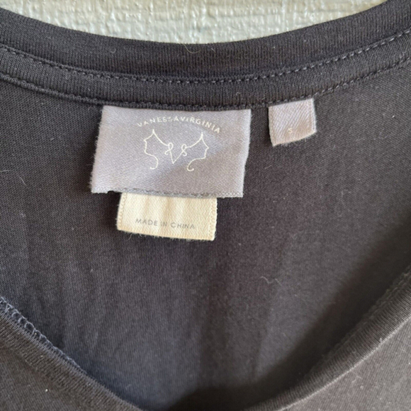 Anthro Vanessa Virginia Indak Metallic Floral Flutter Sleeve Tee in Black Size S - Picture 3 of 9